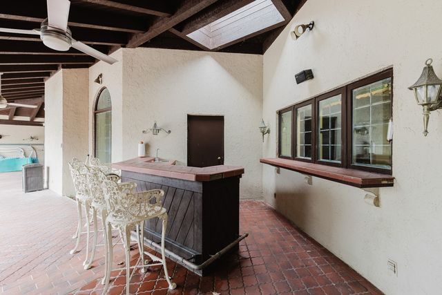 319 Country Club Lane, Harrisburg, IL 62946