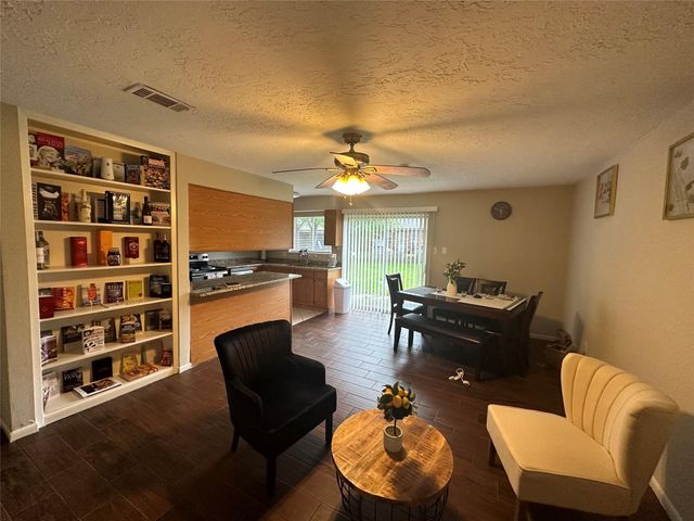 9939 Valley Park Drive, Houston, TX 77078