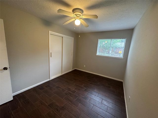 9939 Valley Park Drive, Houston, TX 77078