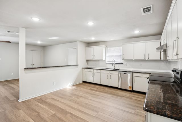 5601 Chimney Rock Drive, Arlington, TX 76017