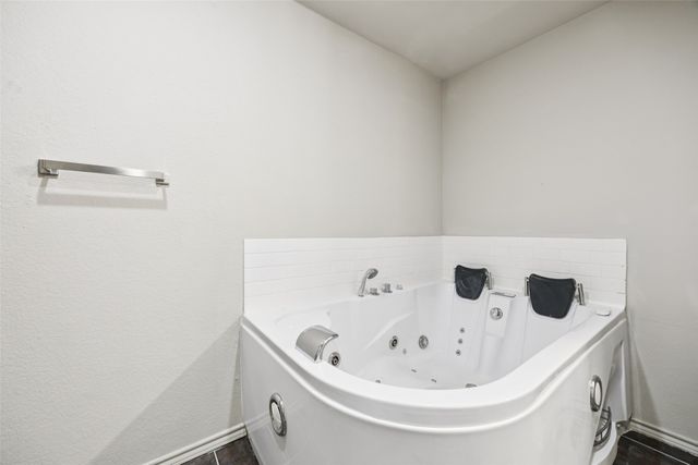 5601 Chimney Rock Drive, Arlington, TX 76017