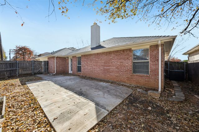 5601 Chimney Rock Drive, Arlington, TX 76017