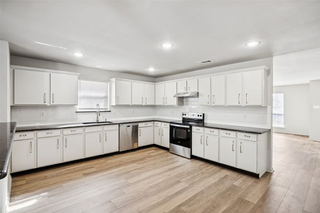 5601 Chimney Rock Drive, Arlington, TX 76017