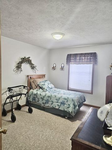 53427 Ridgeview Circle, Paw Paw, MI 49079