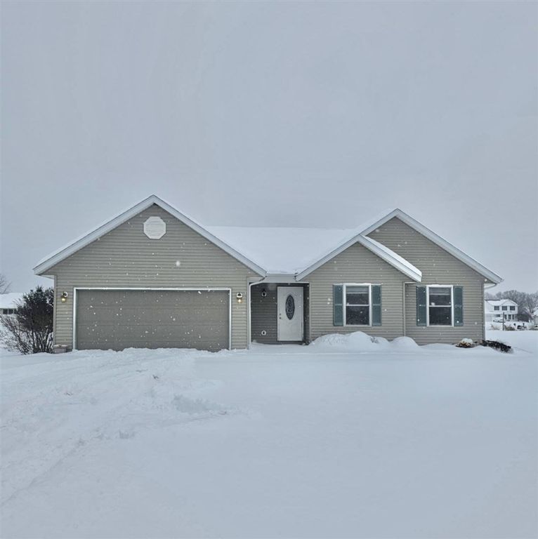 53427 Ridgeview Circle, Paw Paw, MI 49079