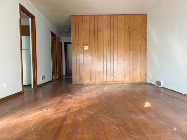 7826 S Christiana Avenue, Chicago, IL 60652