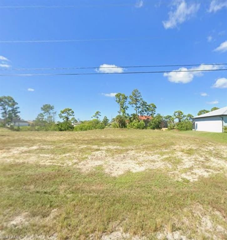 Image 3 of property listing at 3112 NW 17th PL, Cape Coral, FL 33993