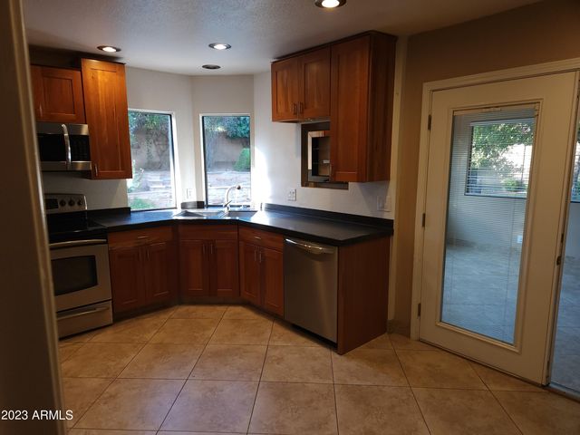 6508 E BEVERLY Lane, Scottsdale, AZ 85254