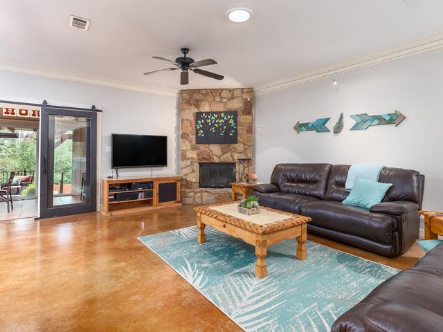 1900 RED ROCK DR, Round Rock, TX 78665