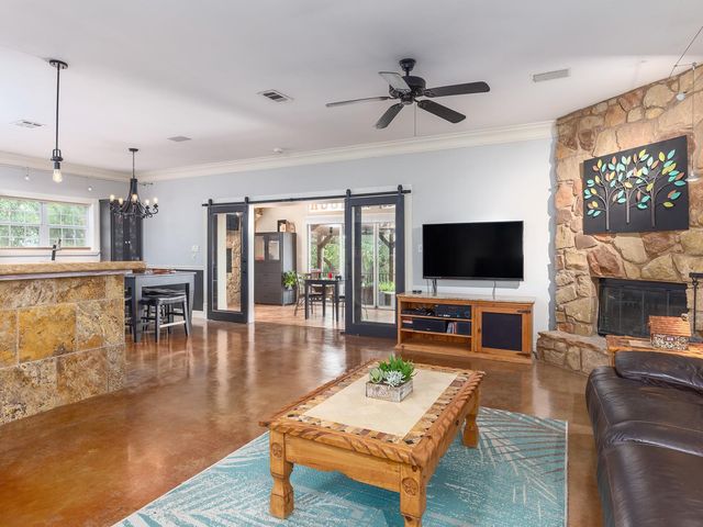 1900 RED ROCK DR, Round Rock, TX 78665