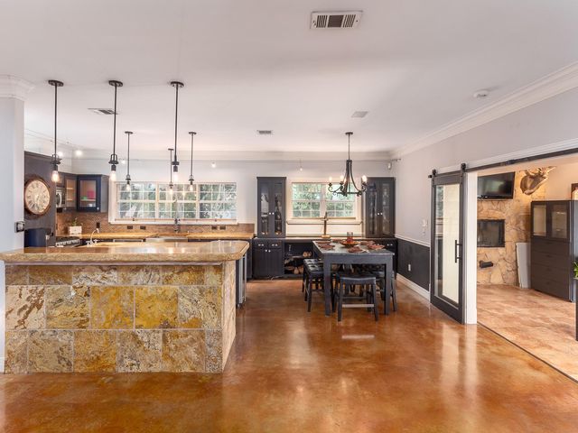 1900 RED ROCK DR, Round Rock, TX 78665