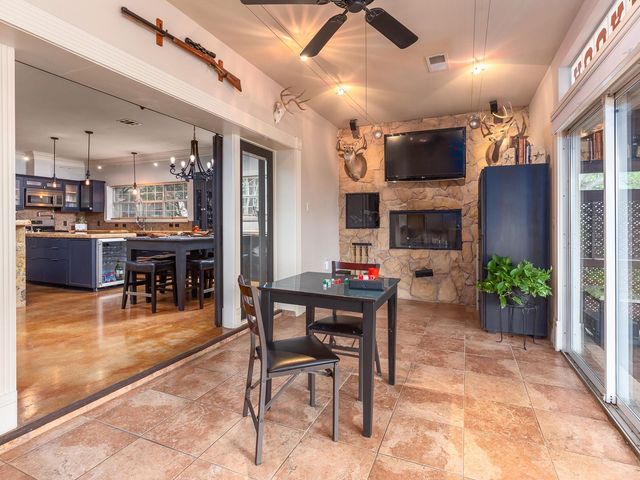 1900 RED ROCK DR, Round Rock, TX 78665