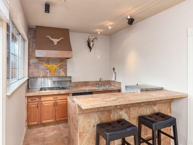1900 RED ROCK DR, Round Rock, TX 78665