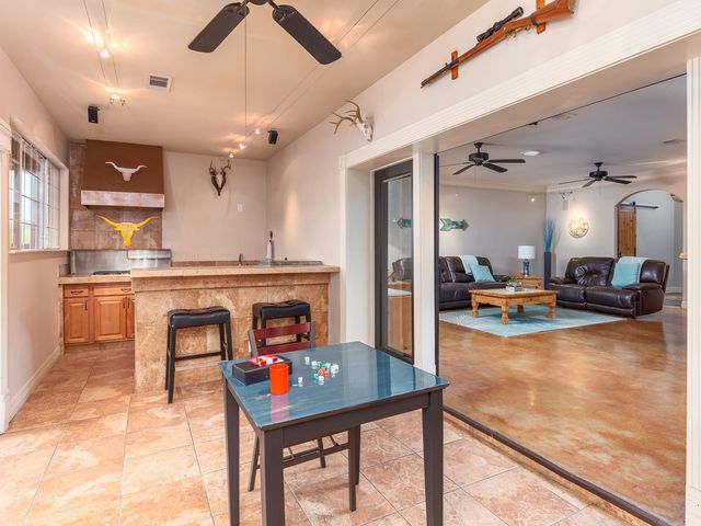1900 RED ROCK DR, Round Rock, TX 78665