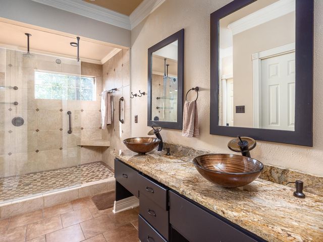 1900 RED ROCK DR, Round Rock, TX 78665