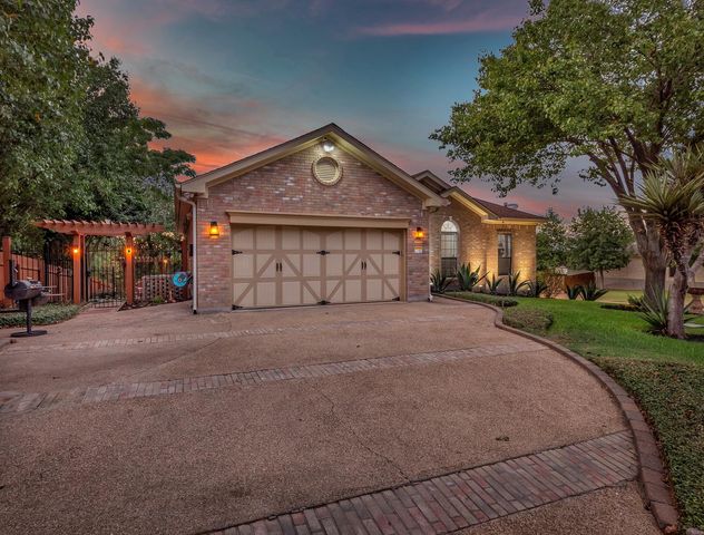 1900 RED ROCK DR, Round Rock, TX 78665