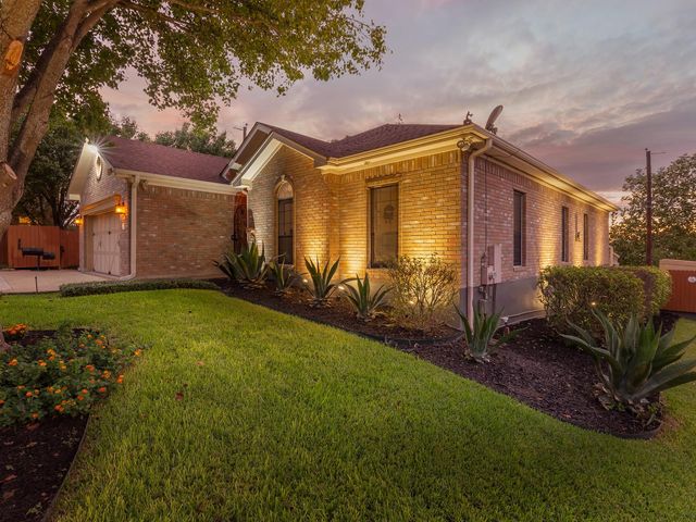 1900 RED ROCK DR, Round Rock, TX 78665