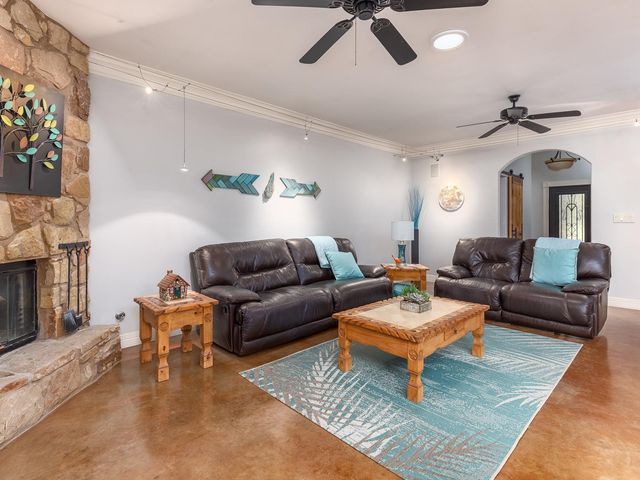 1900 RED ROCK DR, Round Rock, TX 78665