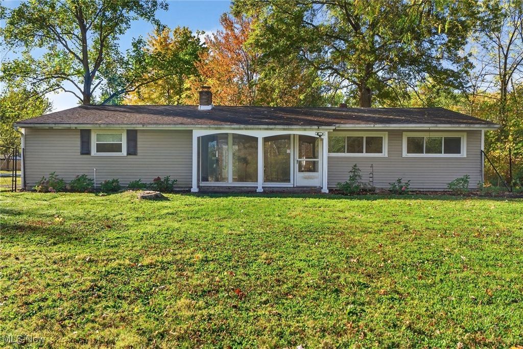 12750 Manchester Drive, Chesterland, OH 44026