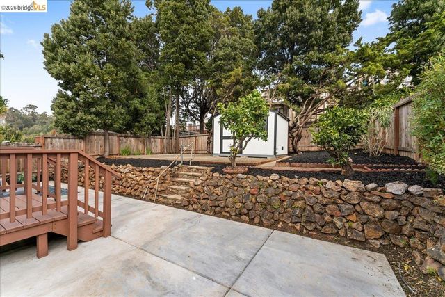 6032 Mauritania Ave, Oakland, CA 94605