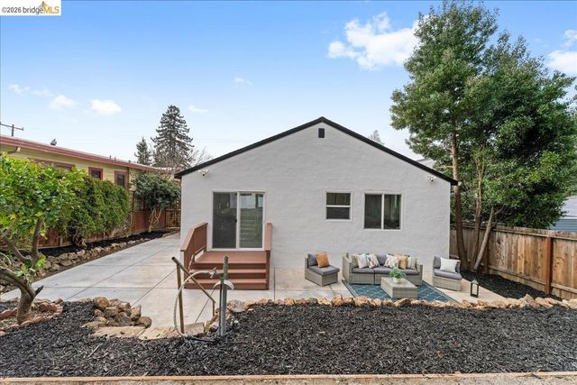 6032 Mauritania Ave, Oakland, CA 94605