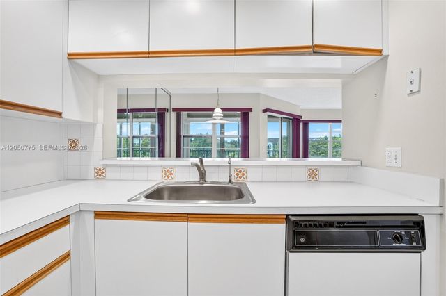 12701 SW 14th St 402J, Pembroke Pines, FL 33027
