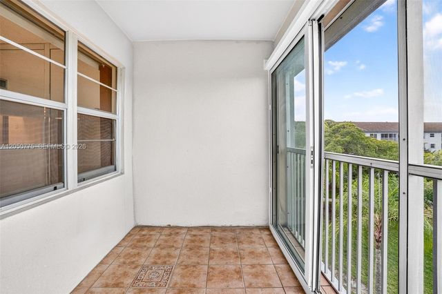 12701 SW 14th St 402J, Pembroke Pines, FL 33027