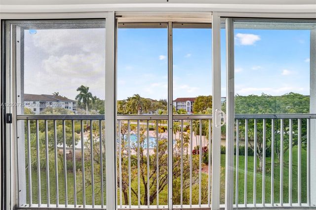 12701 SW 14th St 402J, Pembroke Pines, FL 33027