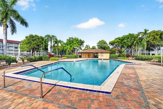 12701 SW 14th St 402J, Pembroke Pines, FL 33027