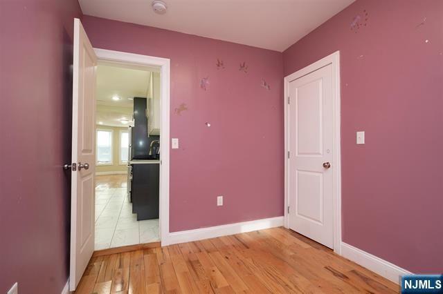 39 Orient Avenue, Jersey City, NJ 07305
