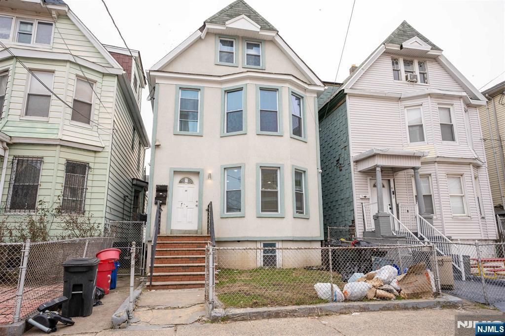 39 Orient Avenue, Jersey City, NJ 07305