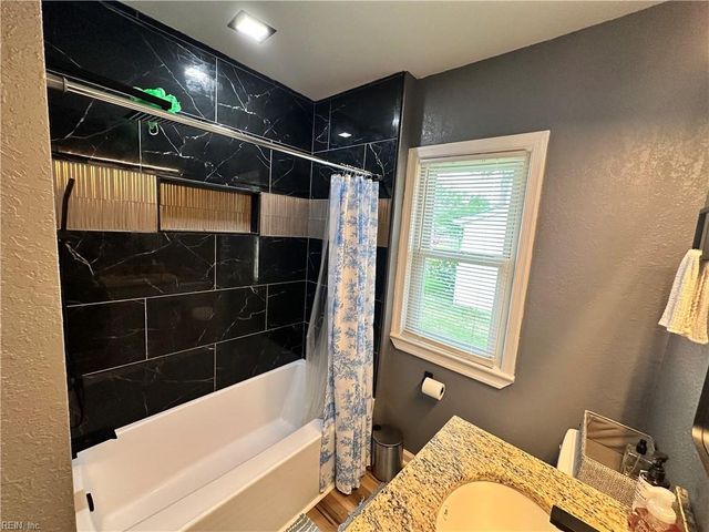 2736 McKann AVE, Norfolk, VA 23509
