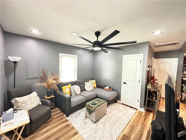 2736 McKann AVE, Norfolk, VA 23509