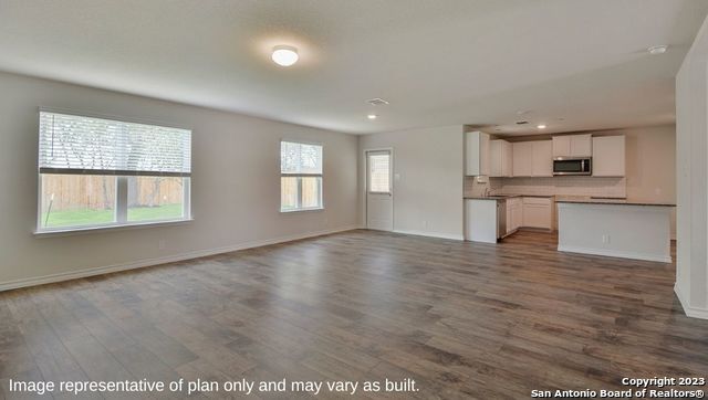 647 Sumpter Banks, Cibolo, TX 78108