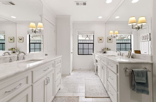 4930 W Hanover Avenue, Dallas, TX 75209