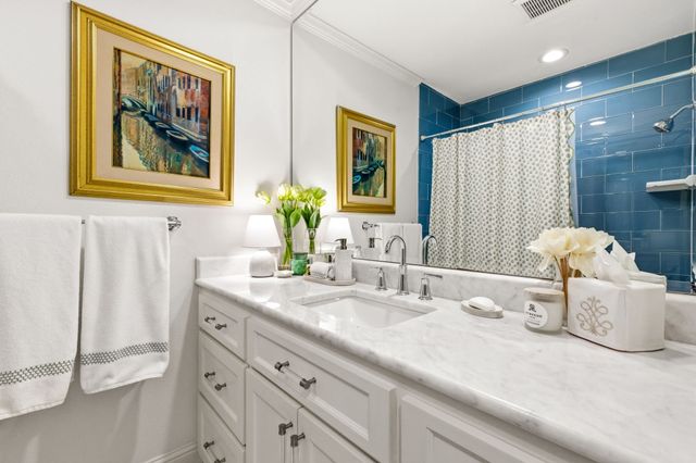 4930 W Hanover Avenue, Dallas, TX 75209