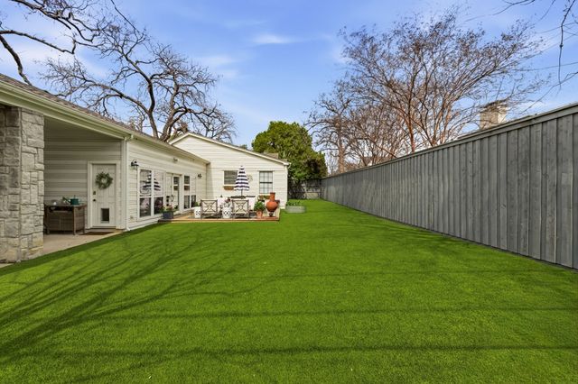 4930 W Hanover Avenue, Dallas, TX 75209