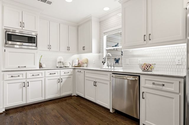 4930 W Hanover Avenue, Dallas, TX 75209