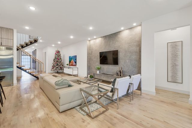 7519 Robin Road, Dallas, TX 75209