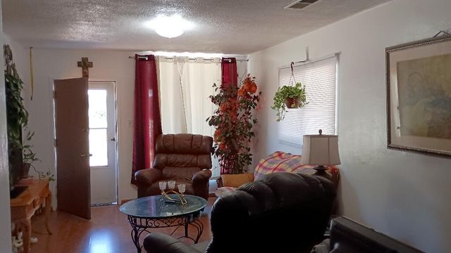 8922 CLAREMONT Avenue NE, Albuquerque, NM 87112