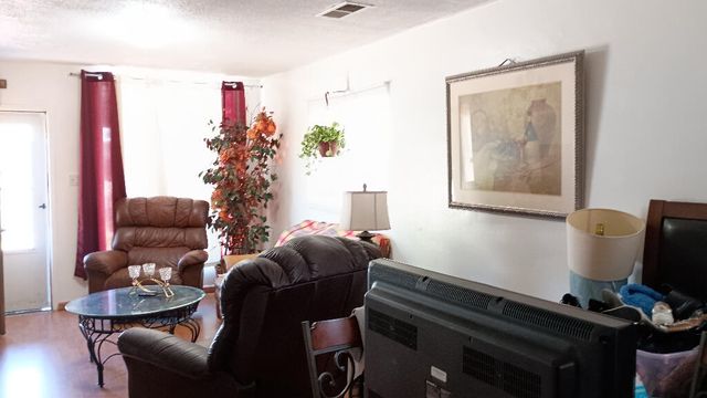 8922 CLAREMONT Avenue NE, Albuquerque, NM 87112