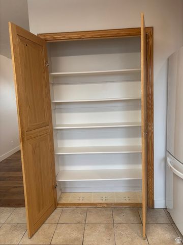 7242 S CALLIE DR, West Jordan, UT 84084