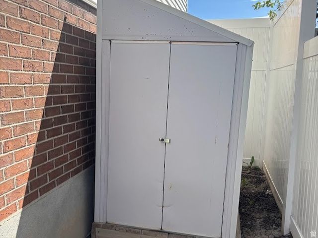 7242 S CALLIE DR, West Jordan, UT 84084