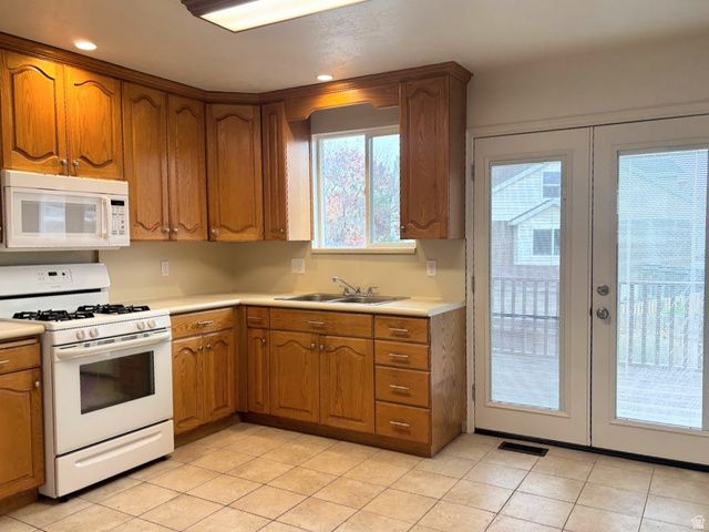 7242 S CALLIE DR, West Jordan, UT 84084