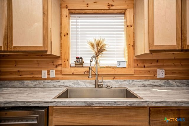 185 E Tiki Drive, Seadrift, TX 77983