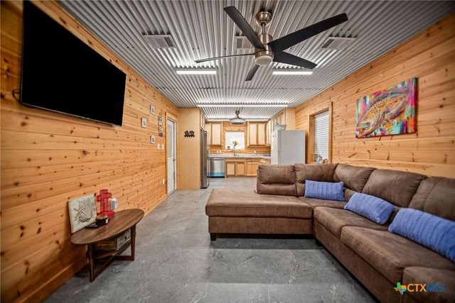 185 E Tiki Drive, Seadrift, TX 77983