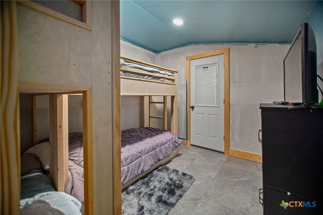 185 E Tiki Drive, Seadrift, TX 77983