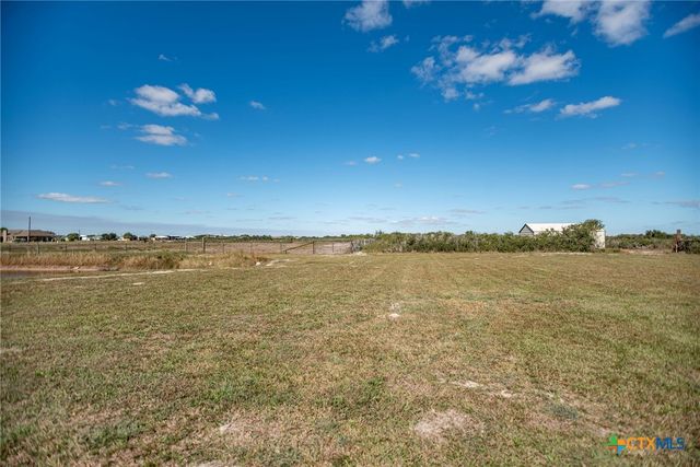 185 E Tiki Drive, Seadrift, TX 77983