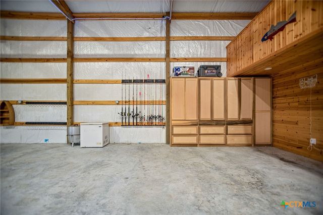 185 E Tiki Drive, Seadrift, TX 77983