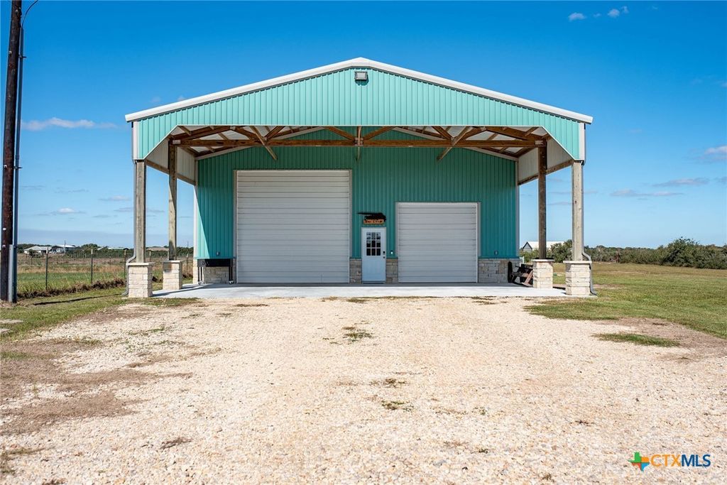 185 E Tiki Drive, Seadrift, TX 77983